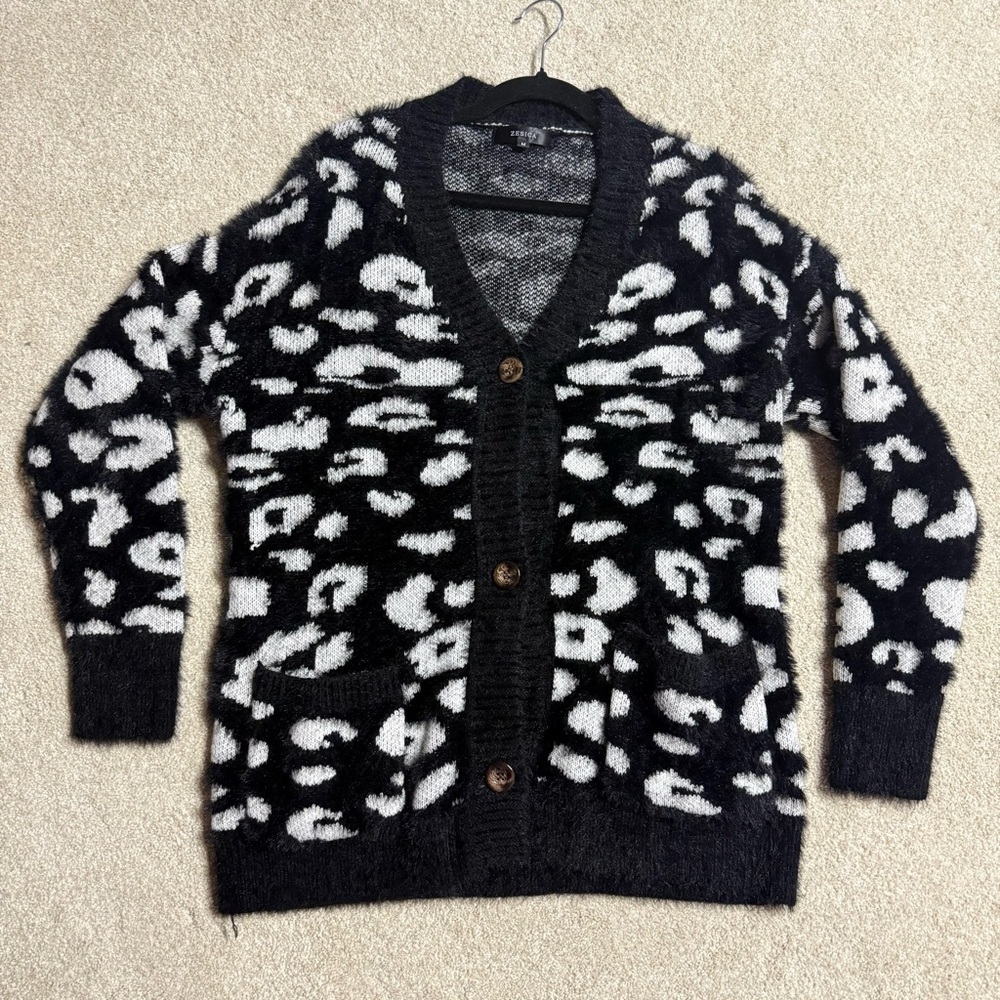 Zesica Women Black White Leopard Print Cardigan FauxFur Soft Winter Medium Goth
